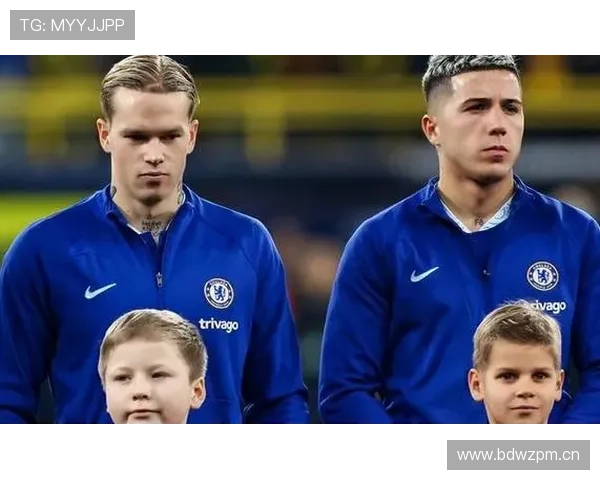 恩佐 vs 巴尔韦德:全能中场的覆盖范围与攻防贡献对比 恩佐 vs 巴尔韦德:全能中场的覆盖范围与攻防贡献对比