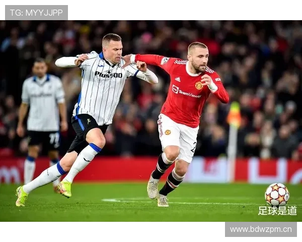 曼联越踢越乱,表面波动实则体系早已崩盘 曼联越踢越乱,表面波动实则体系早已崩盘