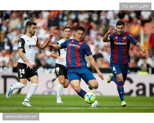 加亚职业轨迹：从瓦伦西亚青训到一线队主力的稳步成长