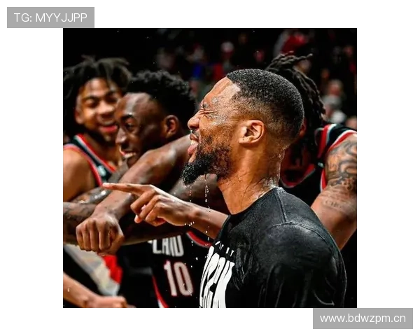 利拉德休赛期天天喝蛋白粉当水，家里冰箱塞满能量胶