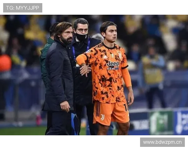 迪巴拉居然在家穿了双拖鞋出门，感觉瞬间没了巨星架势？