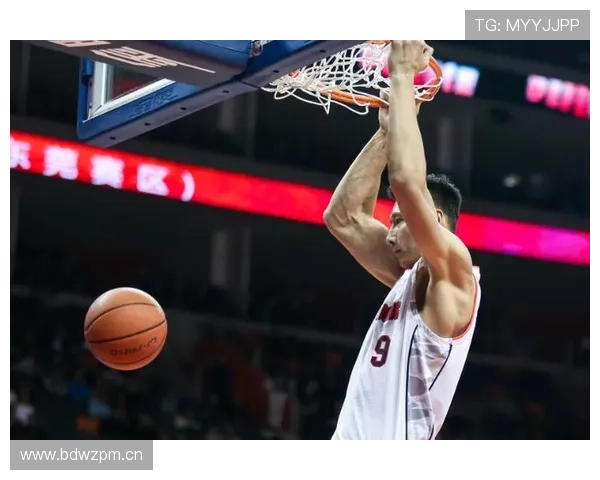 扎伊恩背身单打抢分 提升内线效率显著拉开差距