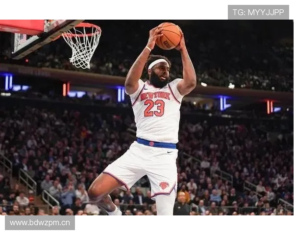 米切尔·罗宾逊挡拆护筐为后卫制造空位效率提升