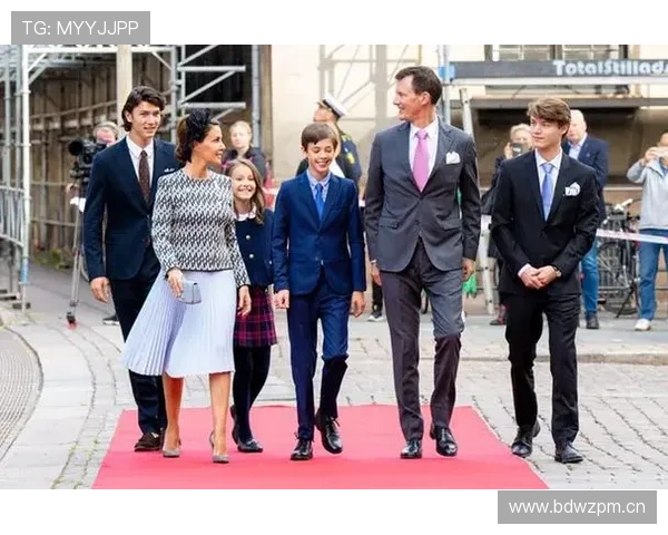 菲利克斯球场上像王子，私下背着豪车加班开趴？